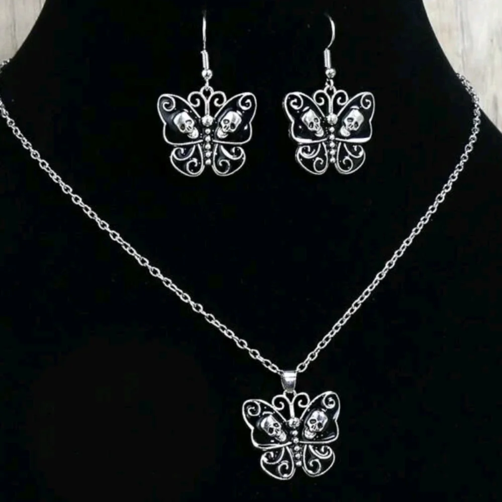 Skull Butterfly Necklace Set